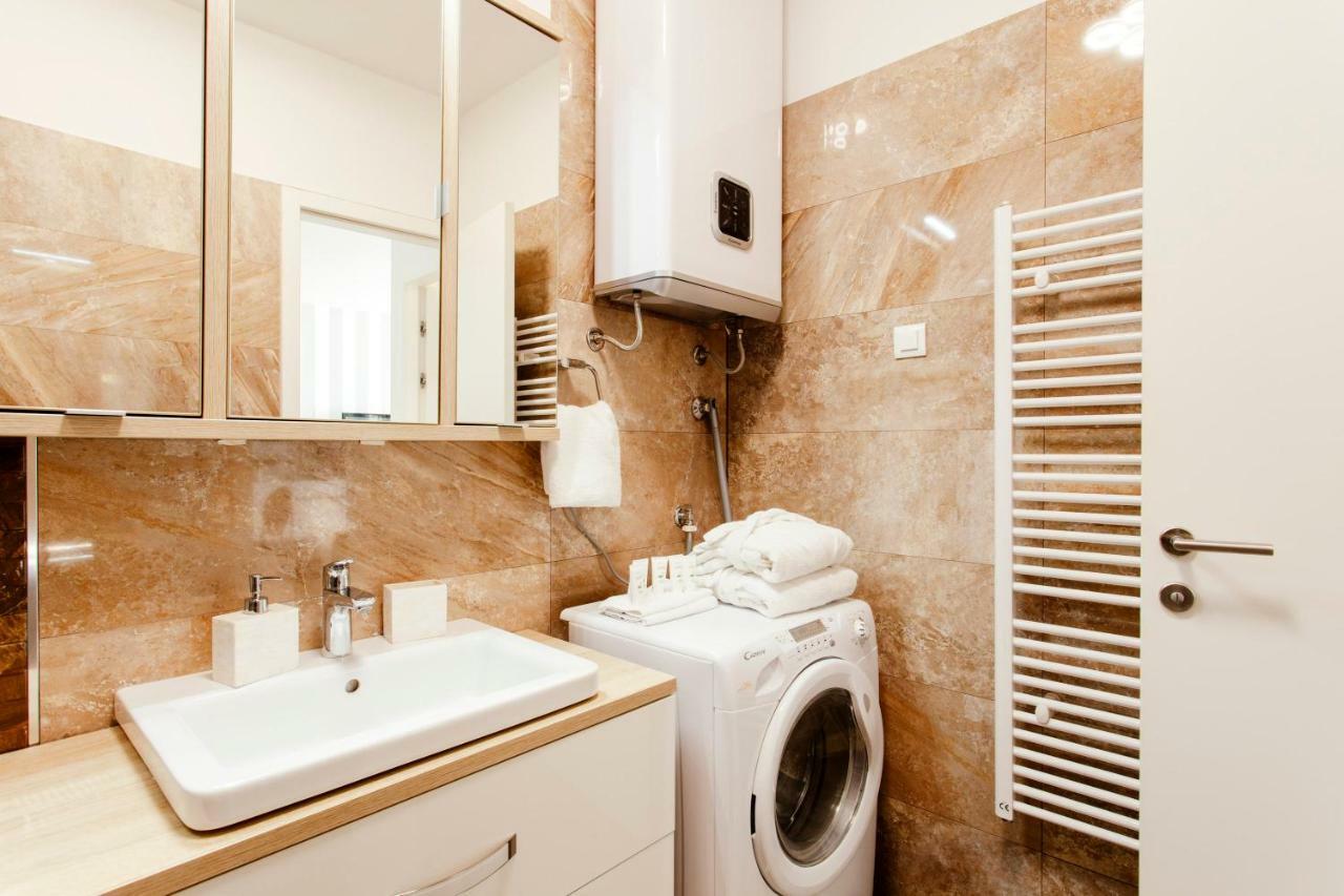 New Luxury Apartment Nives On Seaside Split Buitenkant foto
