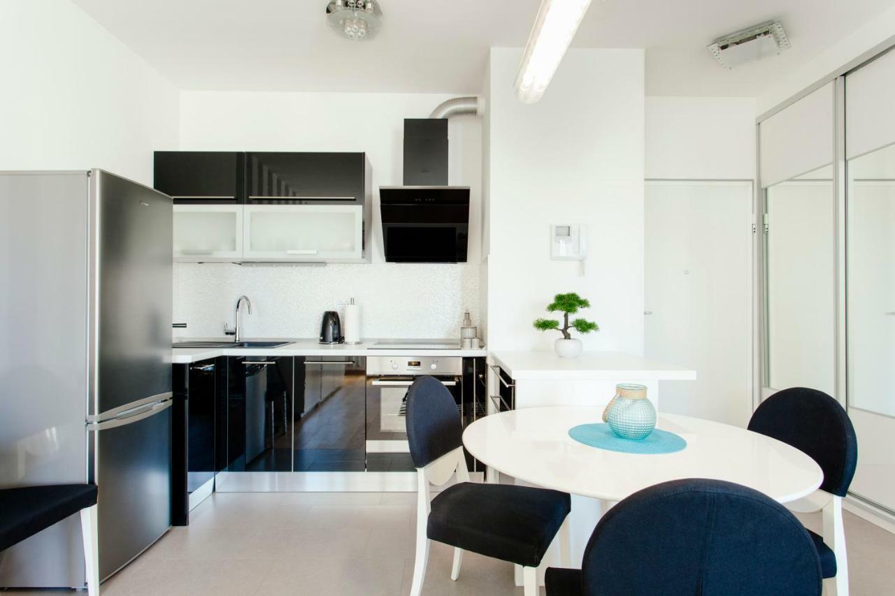 New Luxury Apartment Nives On Seaside Split Buitenkant foto