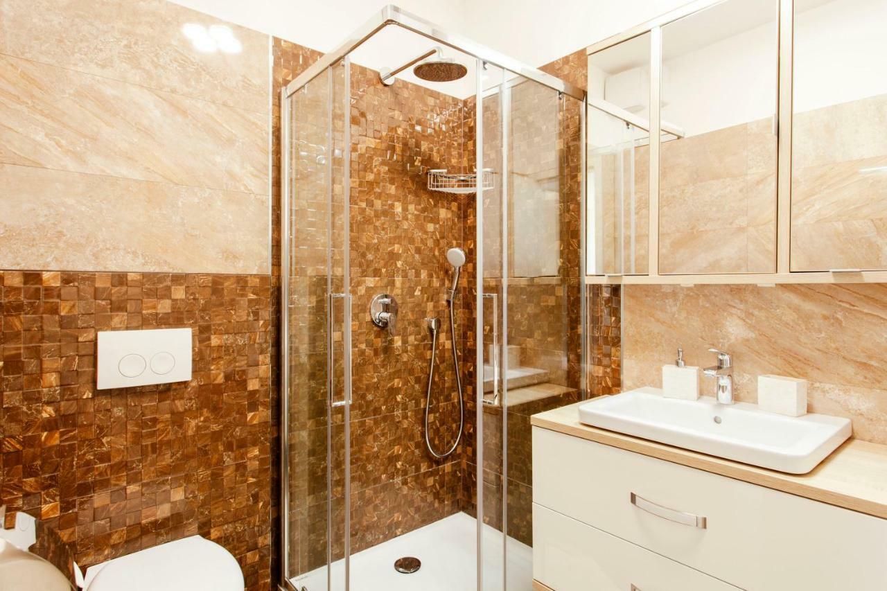 New Luxury Apartment Nives On Seaside Split Buitenkant foto
